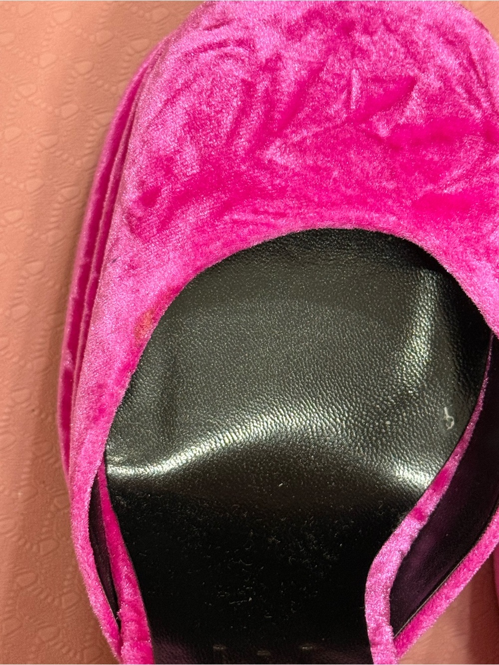 Versace
Medusa Aevitas velvet platform pumps - Picture 13 of 13